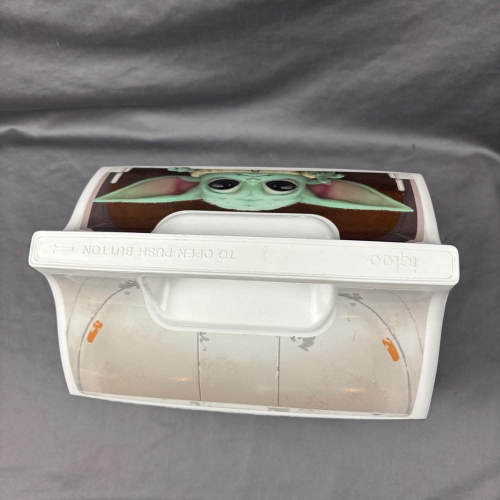 Igloo Star Wars Baby Yoda THE CHILD Mandalorian 4qt Cooler - Picture 7 of 9